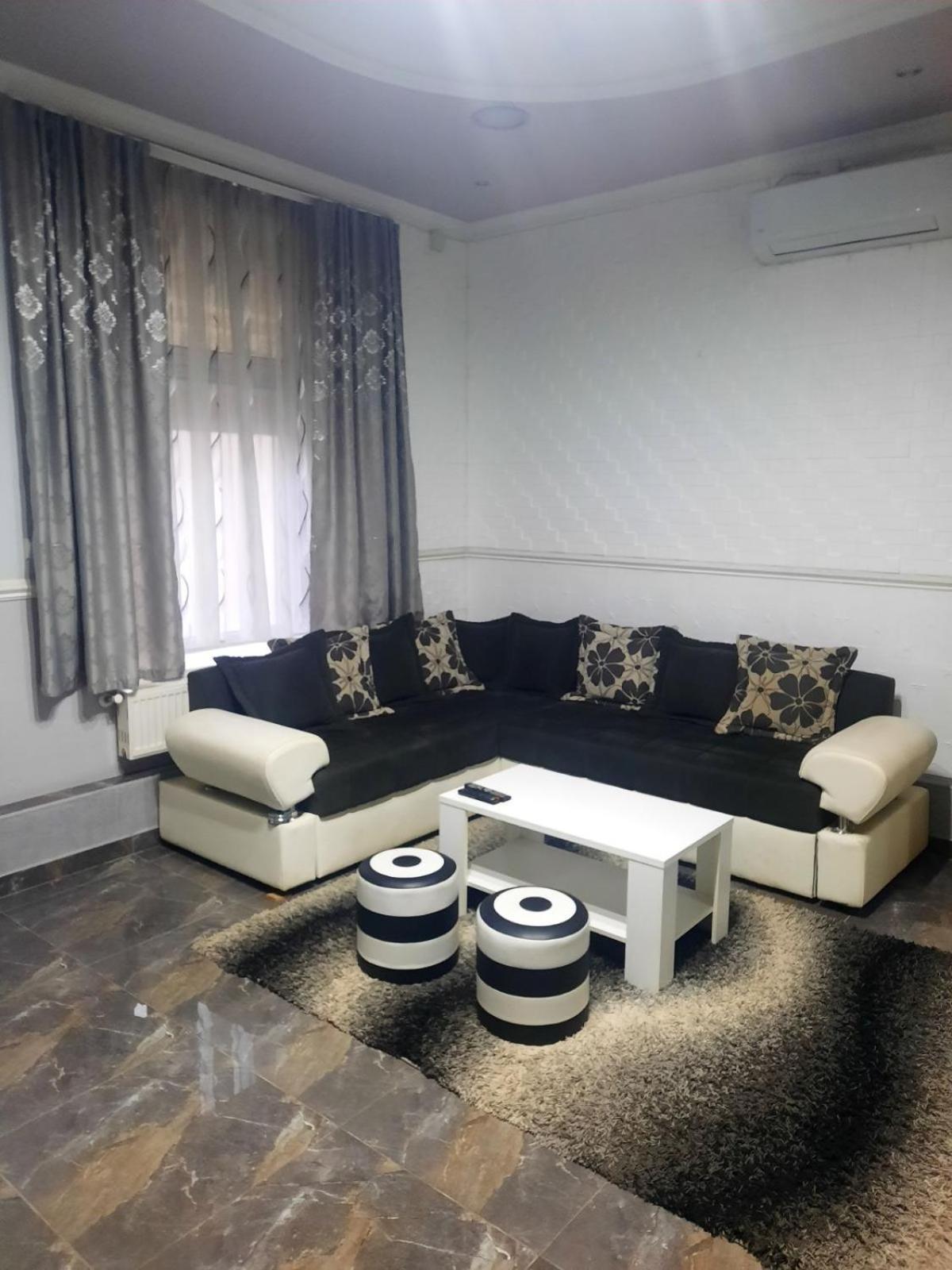 Apartments Royal Menex Požarevac Quarto foto